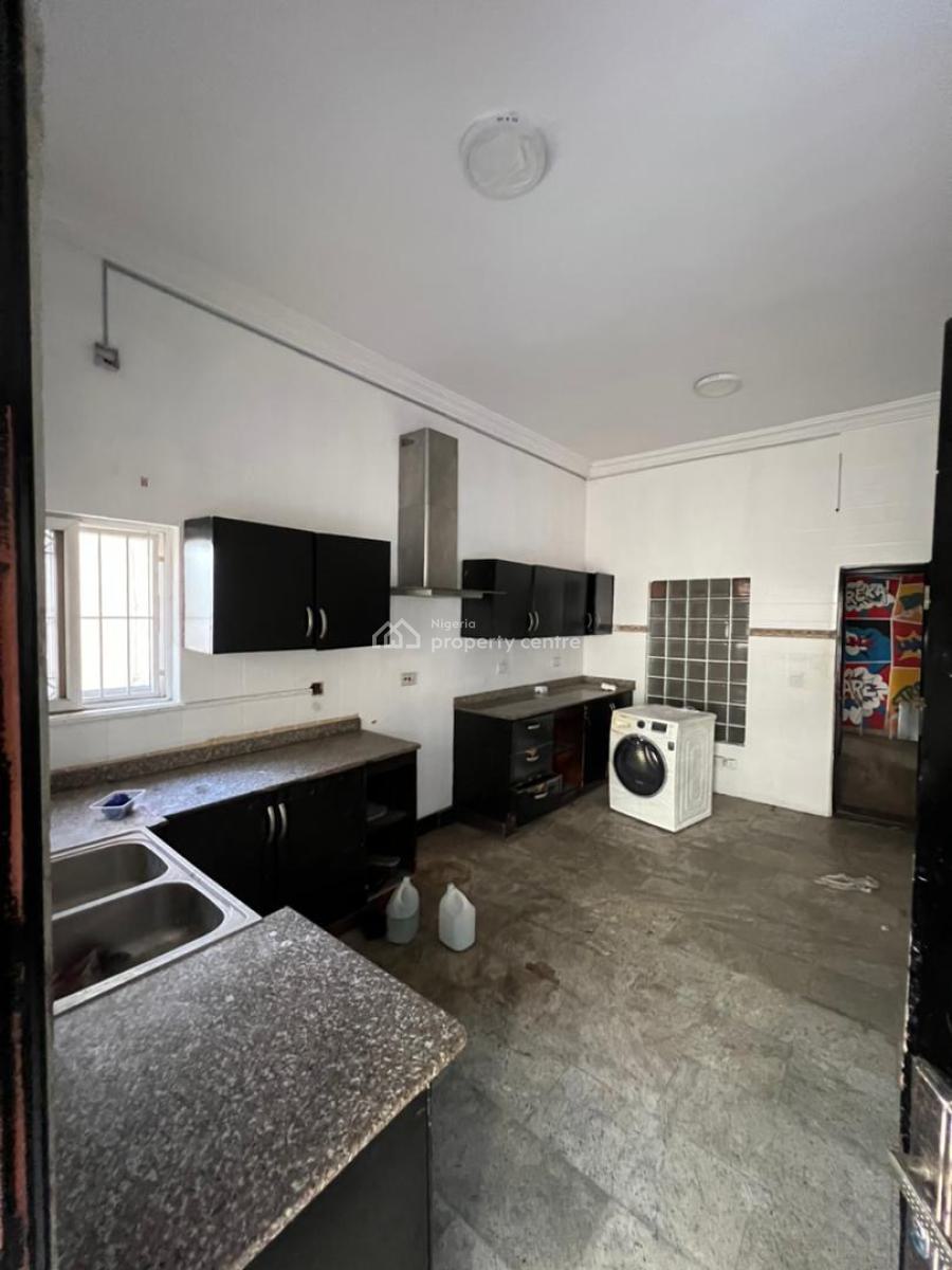 Tastefully Built 4 Bedroom, Lekki Central, Lekki Phase 1, Lekki, Lagos, Semi-detached Duplex for Rent