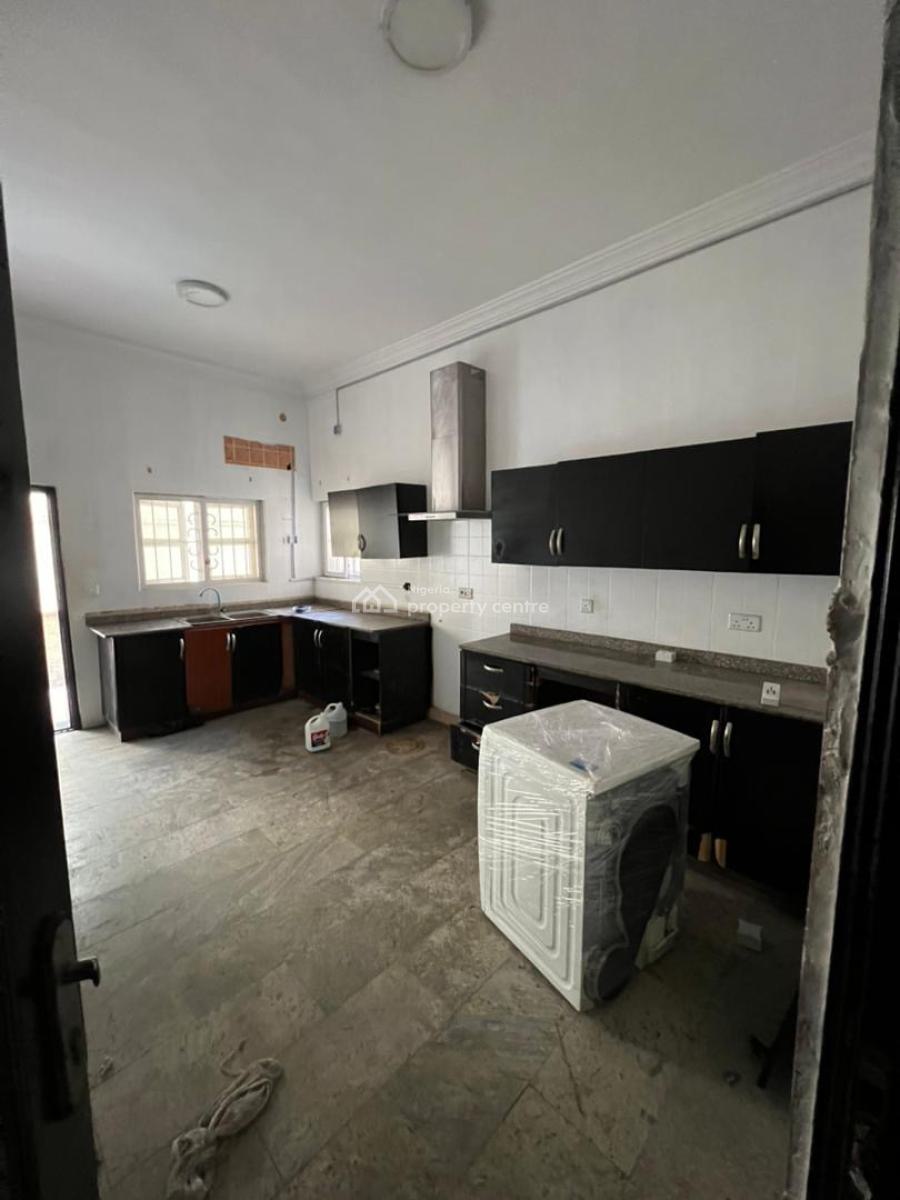 Tastefully Built 4 Bedroom, Lekki Central, Lekki Phase 1, Lekki, Lagos, Semi-detached Duplex for Rent