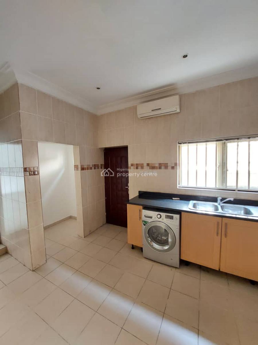 3-bedroom Apartment with Bq, Lekki Phase 1, Lekki, Lagos, Flat / Apartment for Rent