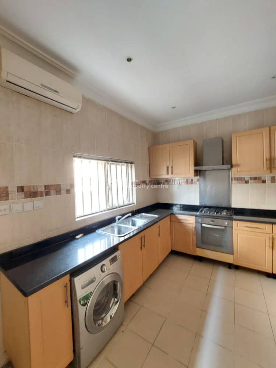 3-bedroom Apartment with Bq, Lekki Phase 1, Lekki, Lagos, Flat / Apartment for Rent