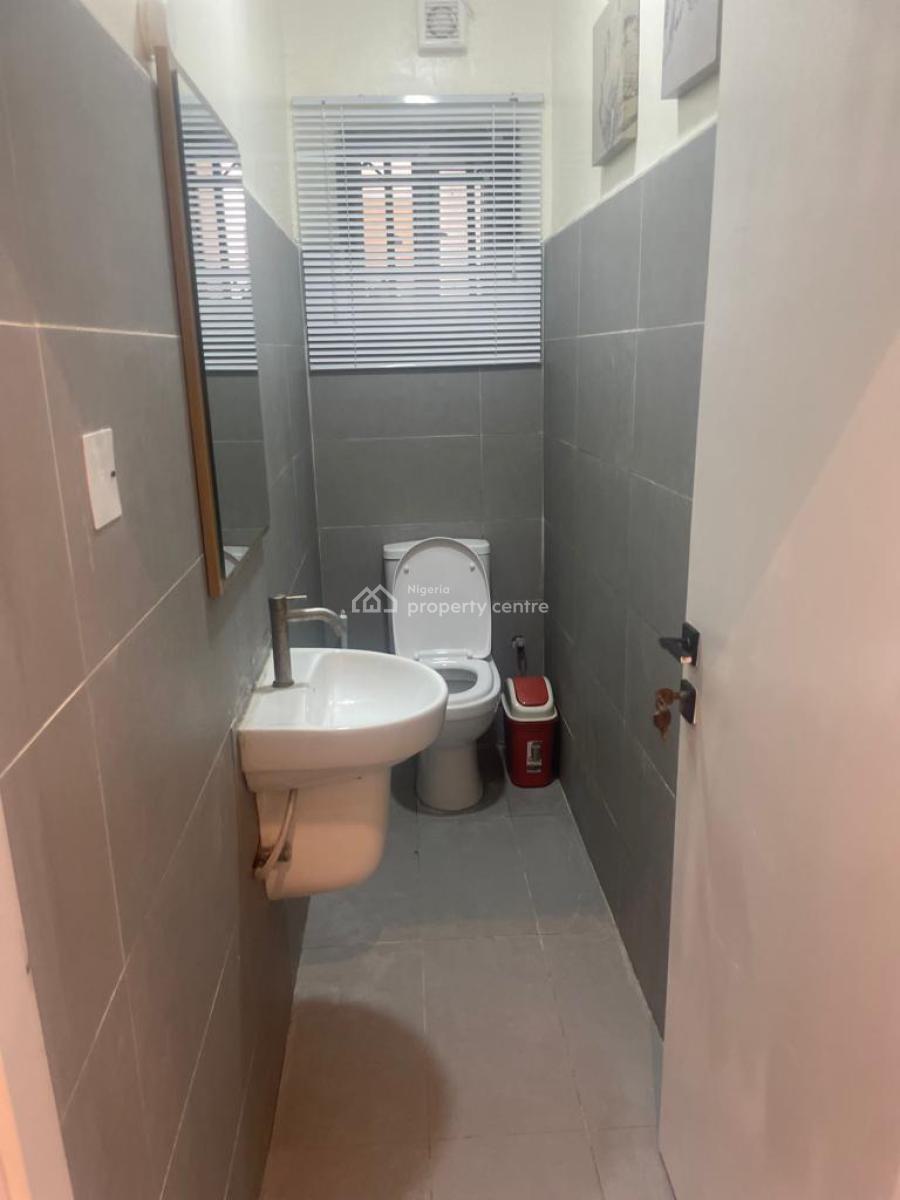 Fully Serviced Luxury Tenanted 3 Bedrooms with Bq, Pool & Lift, Primewater View Garden Estate, Lekki Phase 1, Lekki, Lagos, Flat / Apartment for Sale