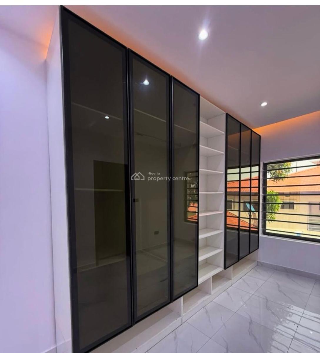 The Beautiful 3 Bedroom Apartment, Lekki Phase 1, Lekki, Lagos, Flat / Apartment for Sale