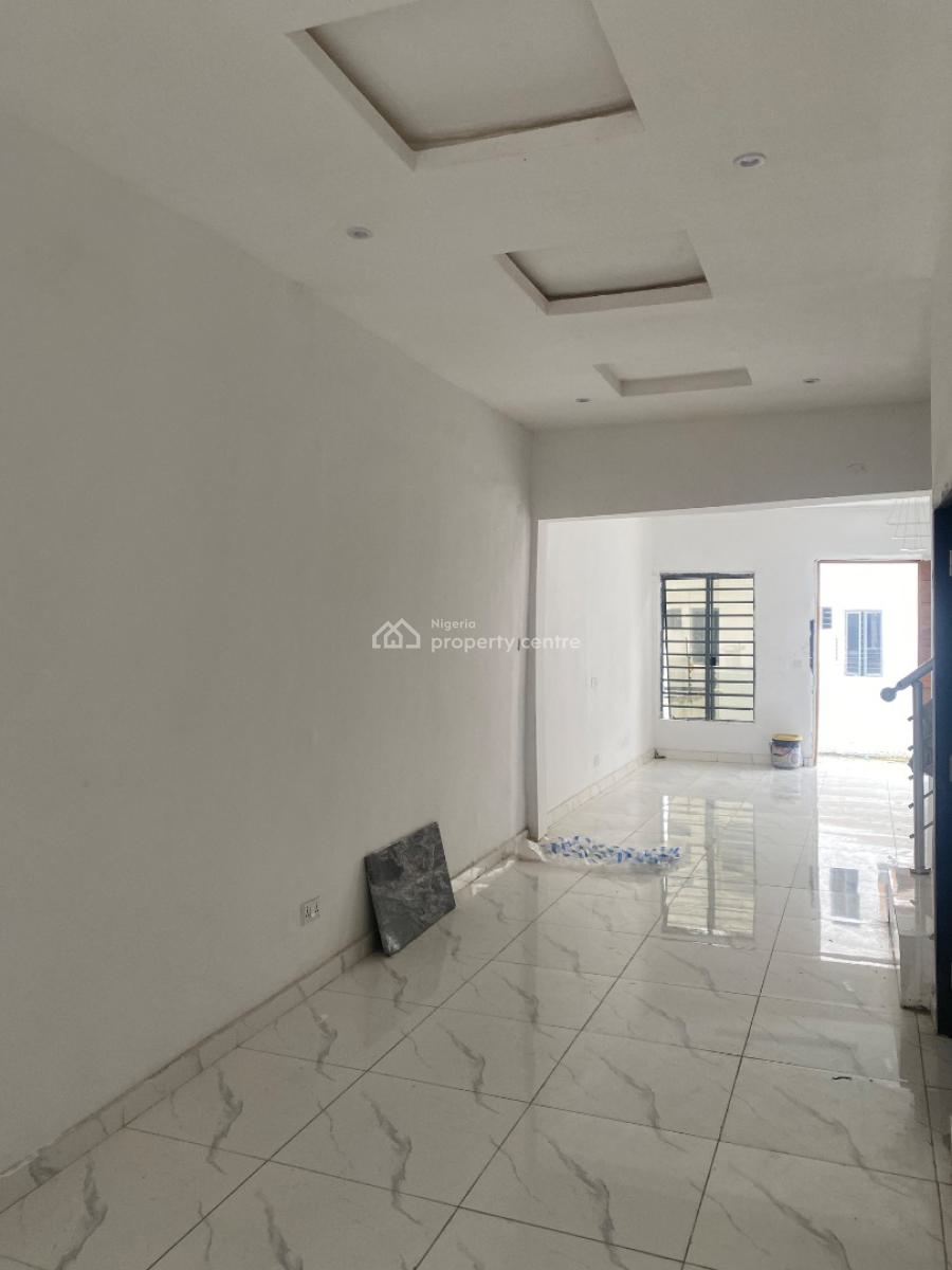 3 Bedroom Duplex, Villa Estate Abraham Adesanya Axis, Ajah, Lagos, Terraced Duplex for Rent