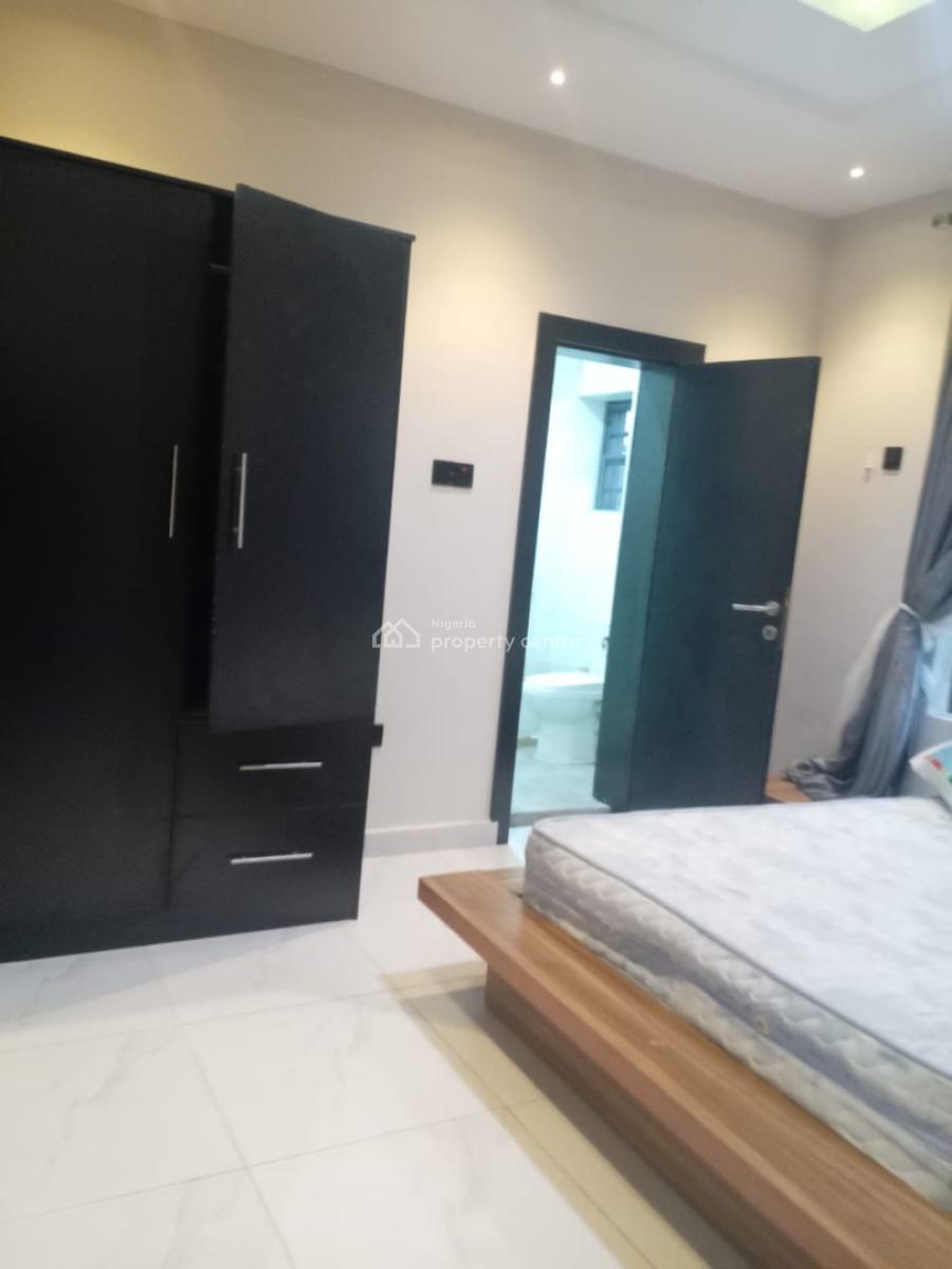 a Luxury 2 Bedrooms Flat, General Paint, Lekki Phase 2, Lekki, Lagos, Flat / Apartment for Rent