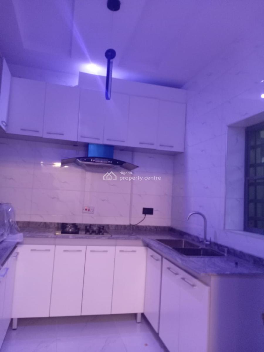 a Luxury 2 Bedrooms Flat, General Paint, Lekki Phase 2, Lekki, Lagos, Flat / Apartment for Rent