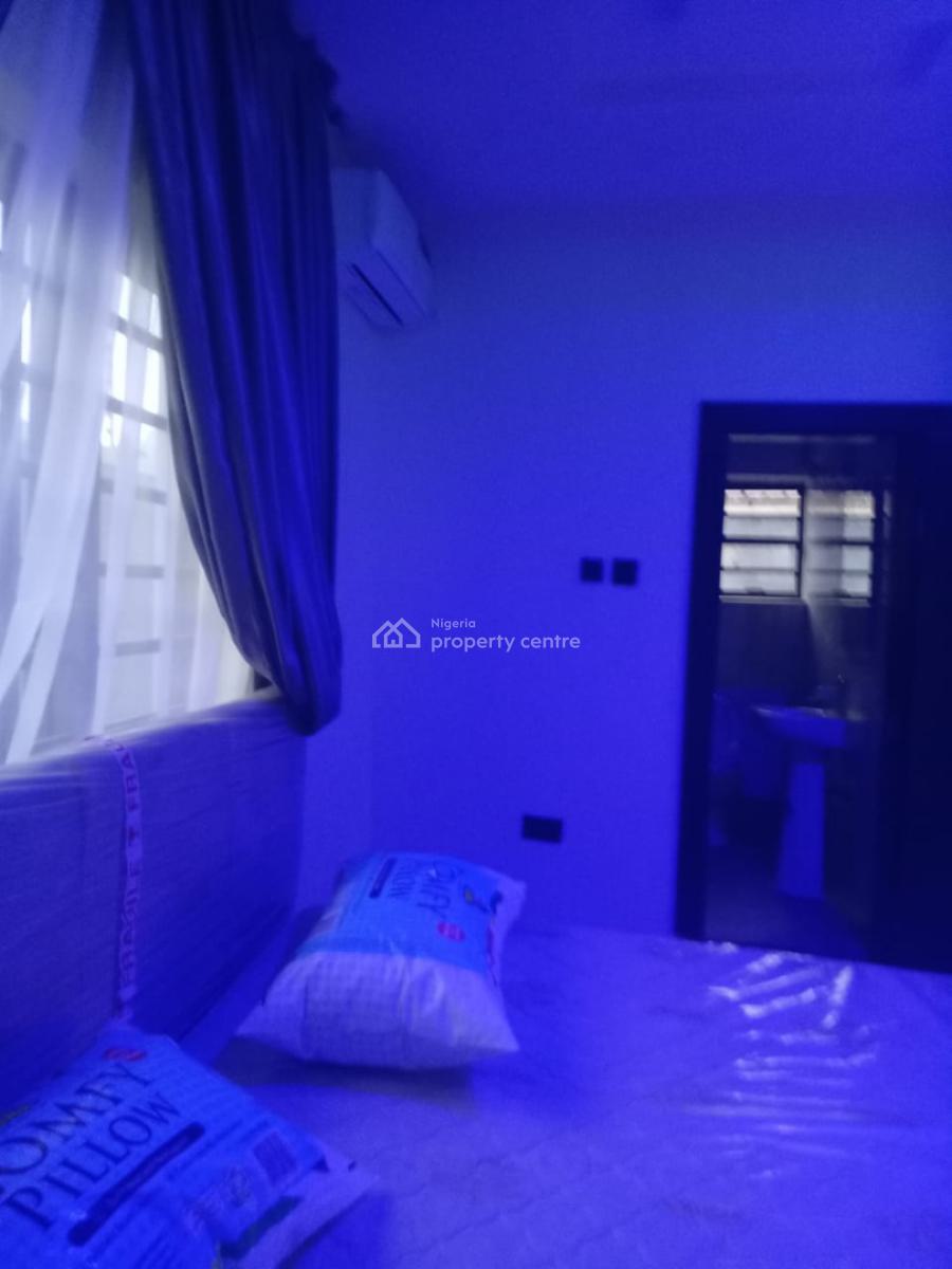 a Luxury 2 Bedrooms Flat, General Paint, Lekki Phase 2, Lekki, Lagos, Flat / Apartment for Rent