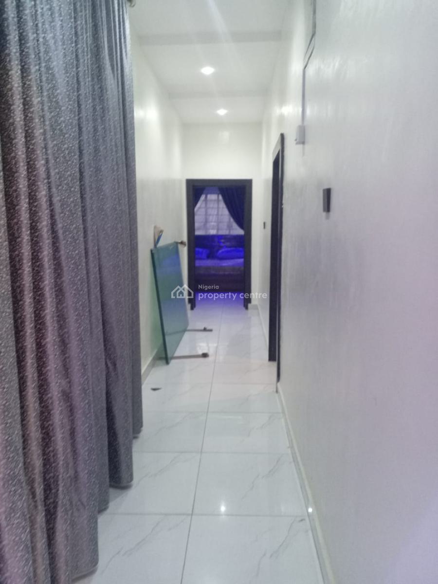 a Luxury 2 Bedrooms Flat, General Paint, Lekki Phase 2, Lekki, Lagos, Flat / Apartment for Rent