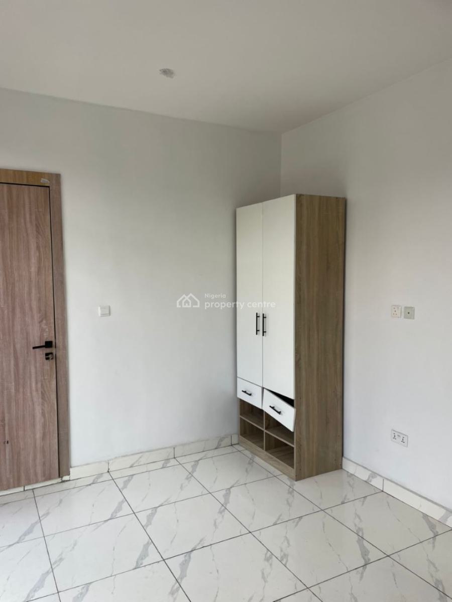 Stunning  and Well Structured Apartment   Location*:lekki, Ikate, Lekki, Lagos, Block of Flats for Sale