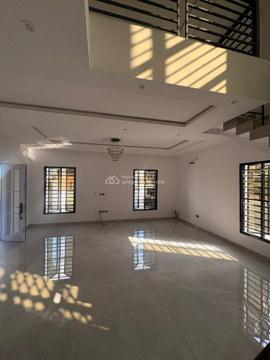 Well Located 5-bedroom Duplex with Room and Parlour Boys Quarter, Kolapo Ishola Gra, Akobo, Ibadan, Oyo, Detached Duplex for Sale