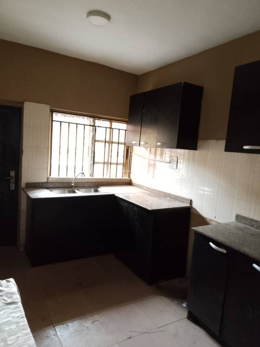Standard and Spacious 3 Bedroom Flat, Gra Phase 1, Magodo, Lagos, Flat / Apartment for Rent