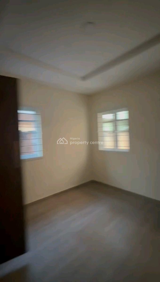 a Standard 3 Bedroom Bungalow, Via Bode Thomas, Eric Moore, Surulere, Lagos, Flat / Apartment for Rent