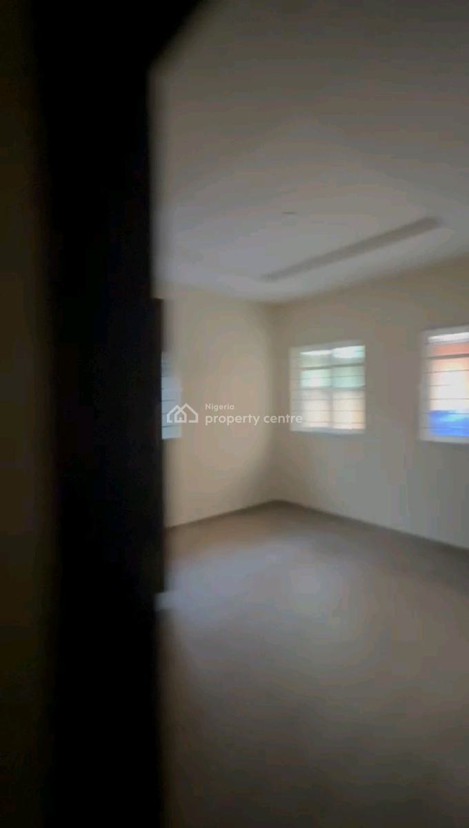 a Standard 3 Bedroom Bungalow, Via Bode Thomas, Eric Moore, Surulere, Lagos, Flat / Apartment for Rent
