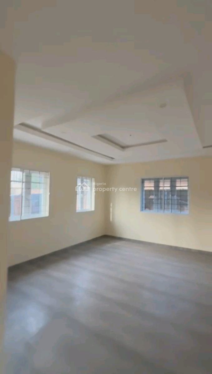a Standard 3 Bedroom Bungalow, Via Bode Thomas, Eric Moore, Surulere, Lagos, Flat / Apartment for Rent