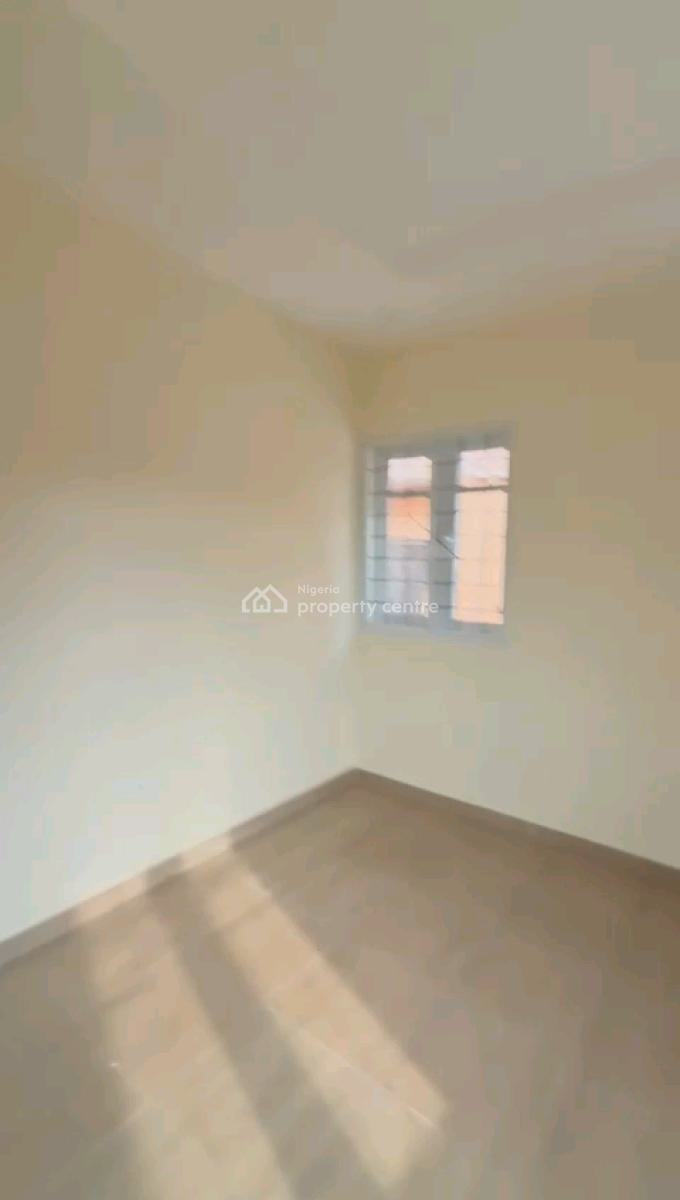 a Standard 3 Bedroom Bungalow, Via Bode Thomas, Eric Moore, Surulere, Lagos, Flat / Apartment for Rent