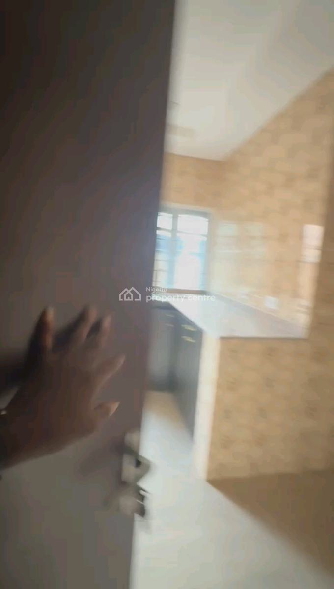 a Standard 3 Bedroom Bungalow, Via Bode Thomas, Eric Moore, Surulere, Lagos, Flat / Apartment for Rent