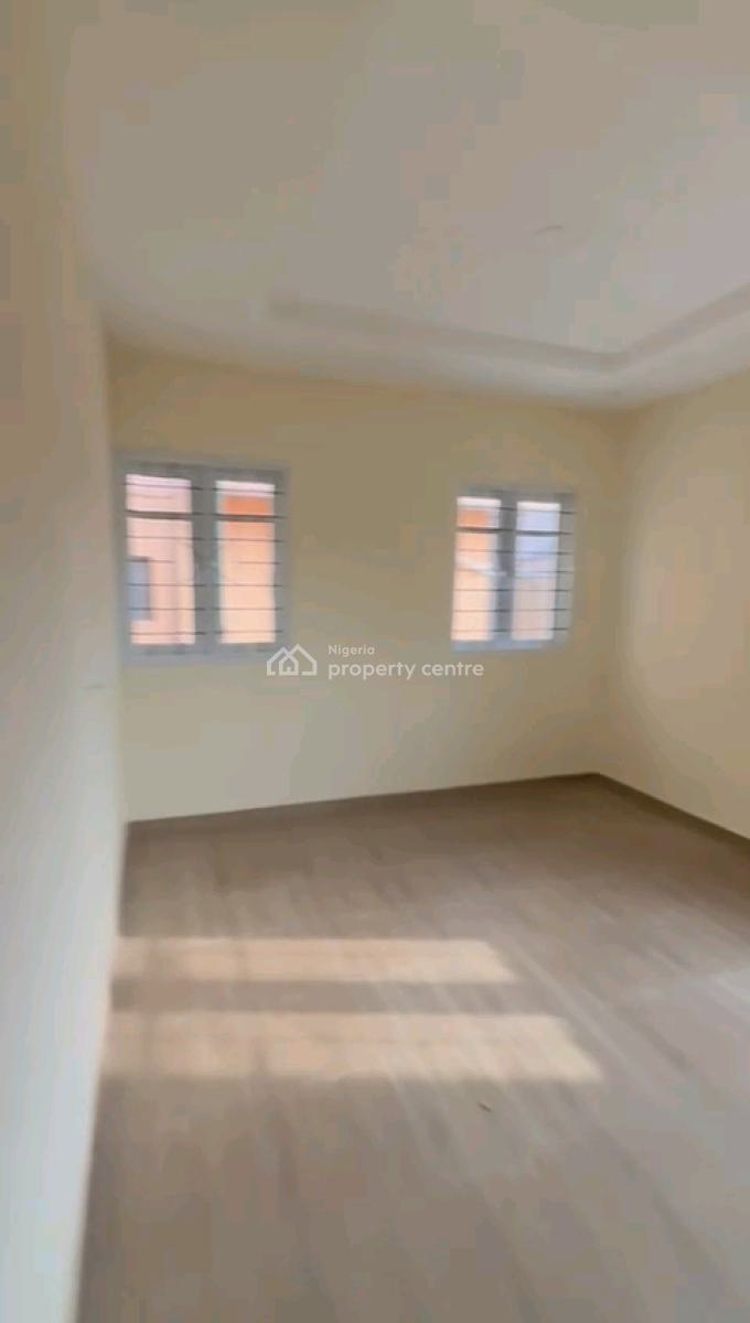 a Standard 3 Bedroom Bungalow, Via Bode Thomas, Eric Moore, Surulere, Lagos, Flat / Apartment for Rent