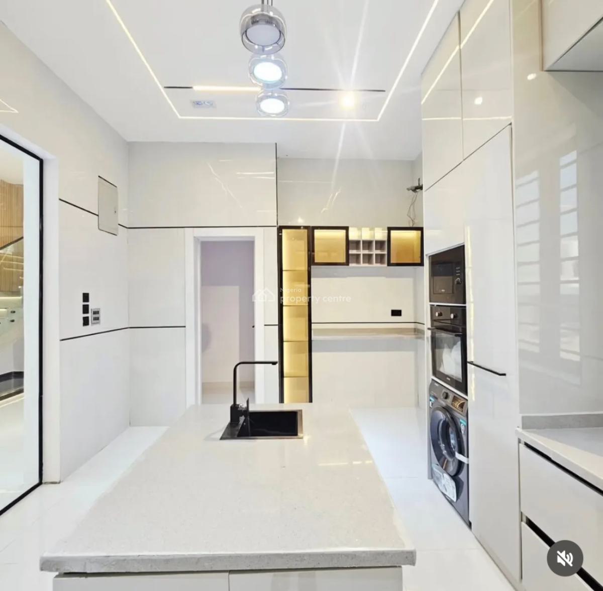 Exquisite 5 Bedroom Detached Home + Bq, Chevron Toll Gate, Lafiaji, Lekki, Lagos, Detached Duplex for Sale