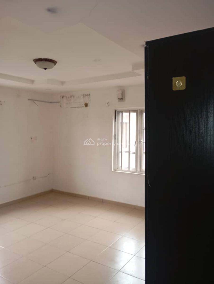 Standard and Spacious 3 Bedroom Flat, Ojodu Berger, Ojodu, Lagos, Flat / Apartment for Rent