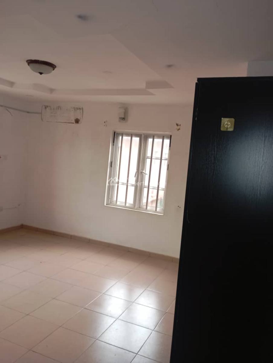 Standard and Spacious 3 Bedroom Flat, Ojodu Berger, Ojodu, Lagos, Flat / Apartment for Rent