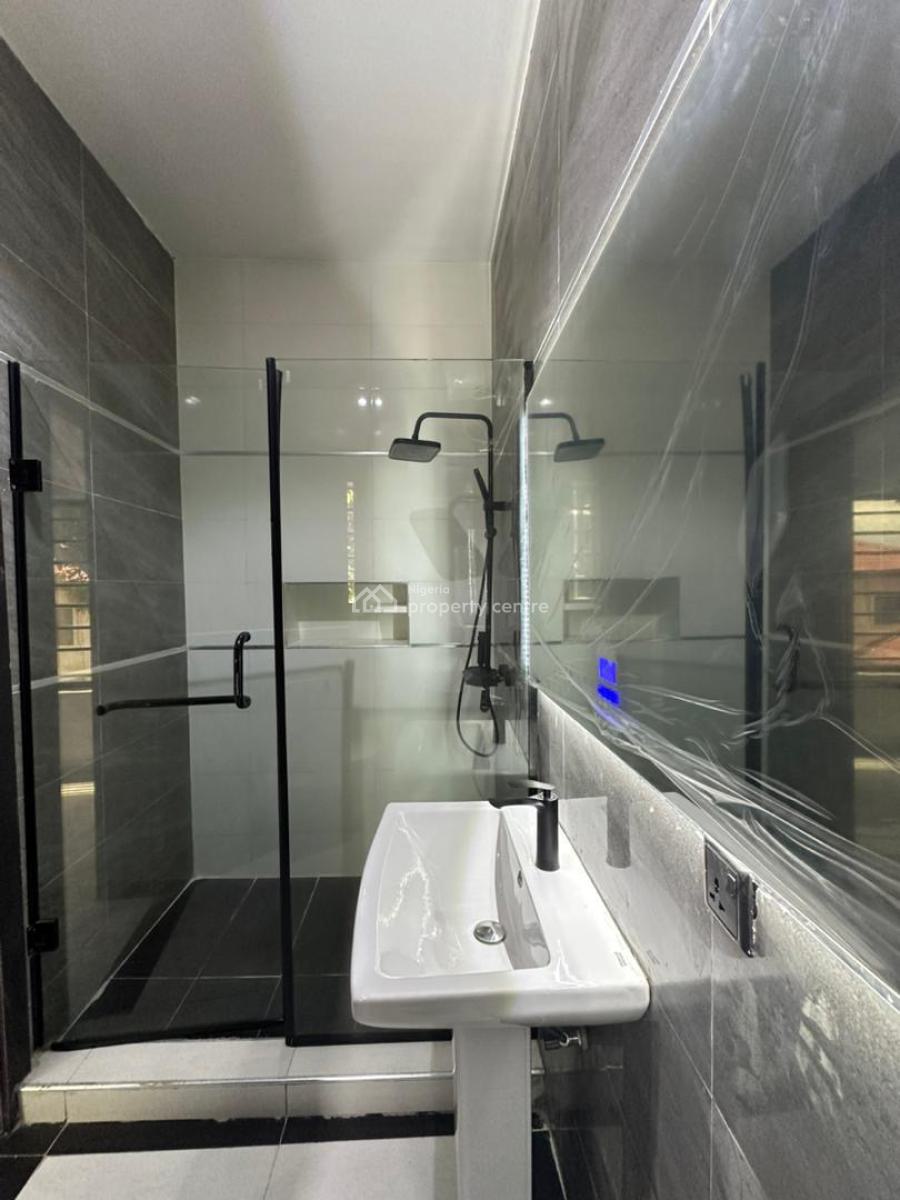 Exquisite 3 Bedroom Apartment, Lekki Phase 1, Lekki, Lagos, Flat / Apartment for Sale