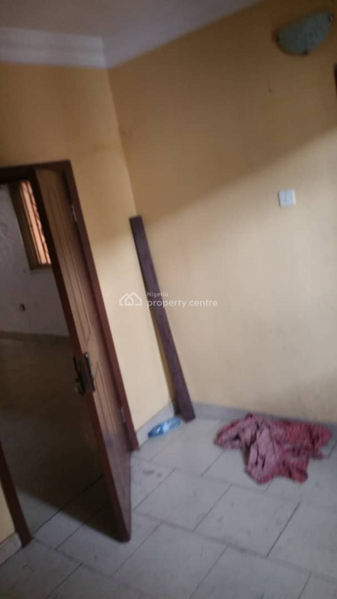 a Lovely 3 Bedroom Flat, Olatilewa, Lawanson, Surulere, Lagos, Flat / Apartment for Rent