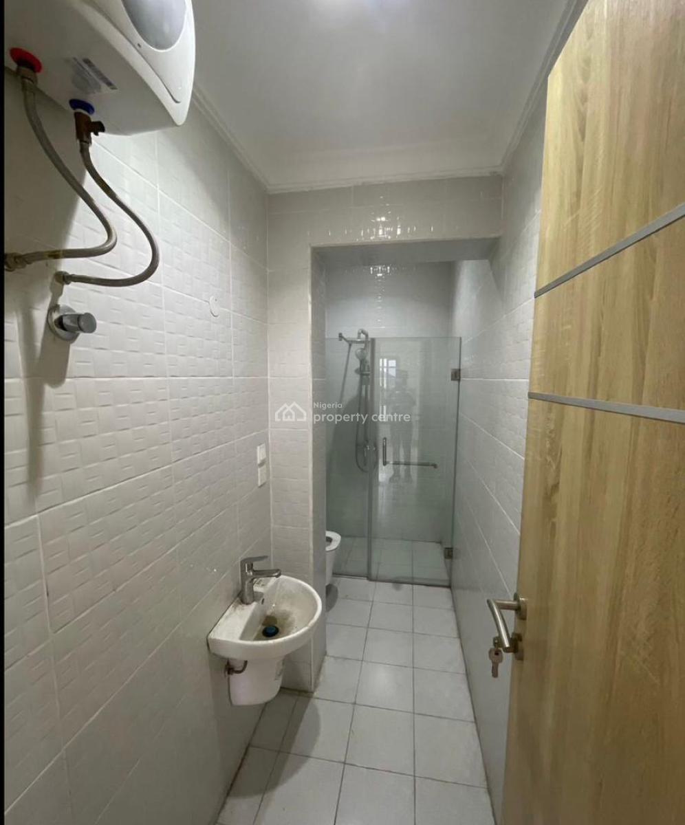 Luxury and Fully Serviced 2 Bedroom Apartment Upstairs, No 11 Pius Igwe Street, Ikate, Lekki, Lagos, Flat / Apartment for Rent