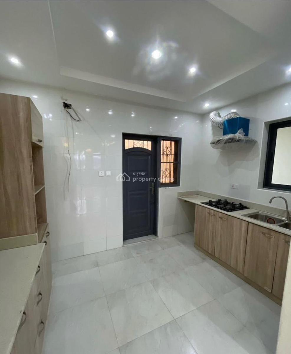 Luxury and Fully Serviced 2 Bedroom Apartment Upstairs, No 11 Pius Igwe Street, Ikate, Lekki, Lagos, Flat / Apartment for Rent