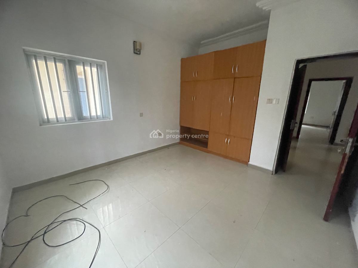 Beautiful 3 Bed Pay and Pack in Just 2 in a Compound 22/24hrs Light, Thomas Estate, Ajah, Lagos, House for Rent