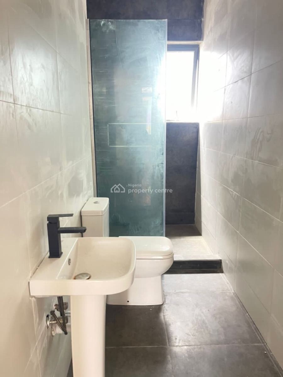 Semi Master Bedroom, Alpha Beach Road , By Coastal Road, Lekki, Lagos, Self Contain (single Rooms) for Rent