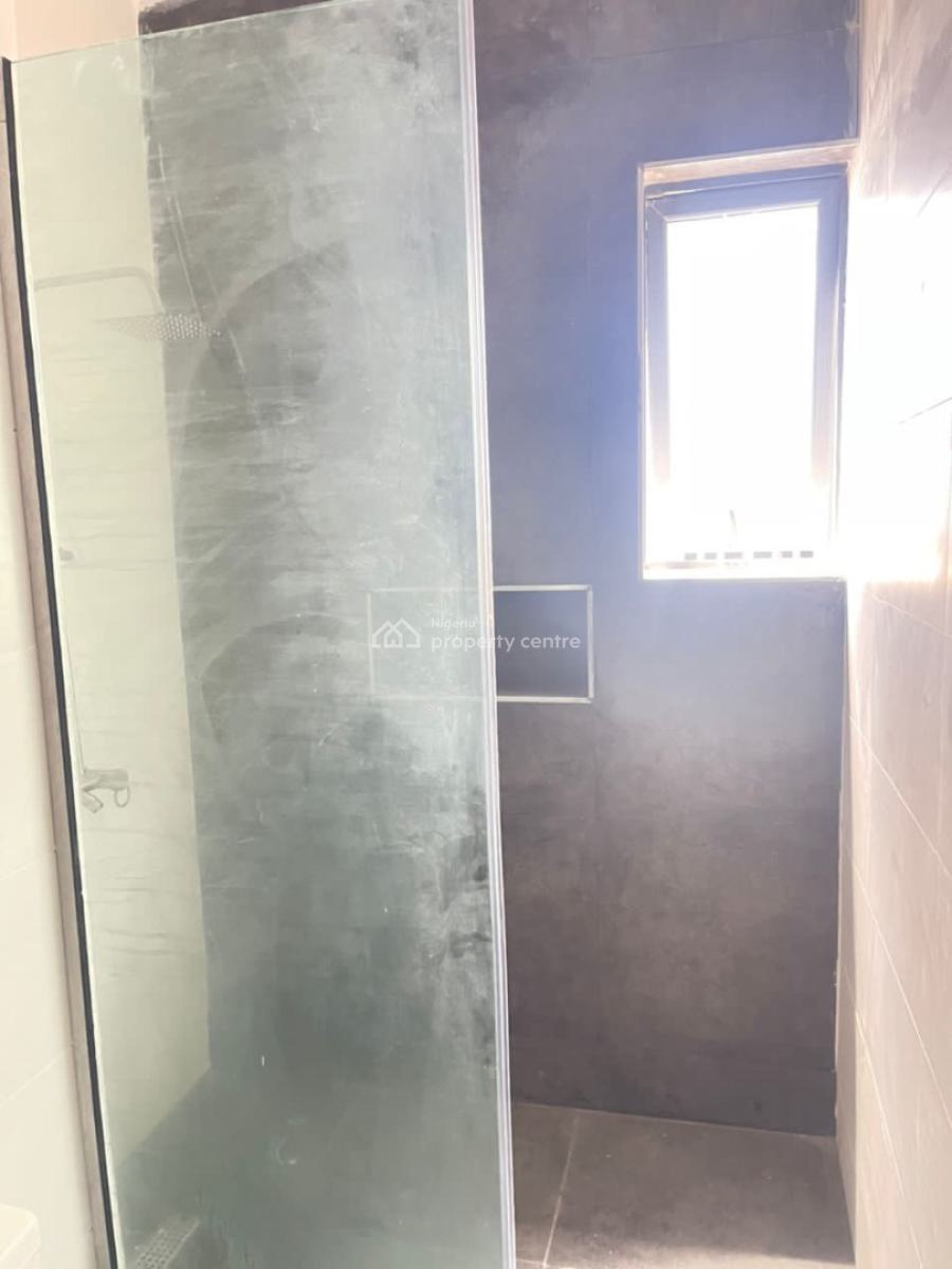 Semi Master Bedroom, Alpha Beach Road , By Coastal Road, Lekki, Lagos, Self Contain (single Rooms) for Rent