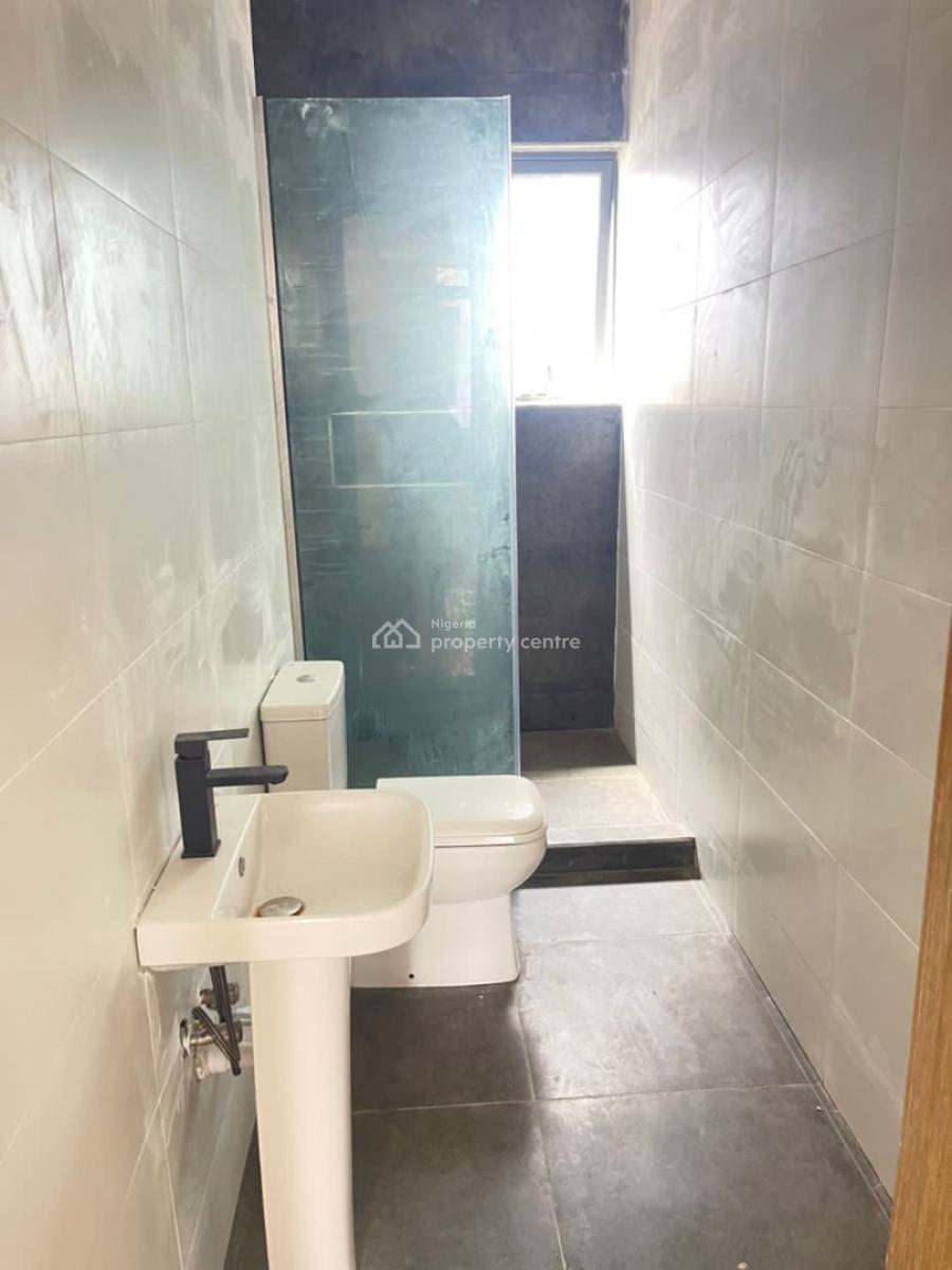 Semi Master Bedroom, Alpha Beach Road , By Coastal Road, Lekki, Lagos, Self Contain (single Rooms) for Rent