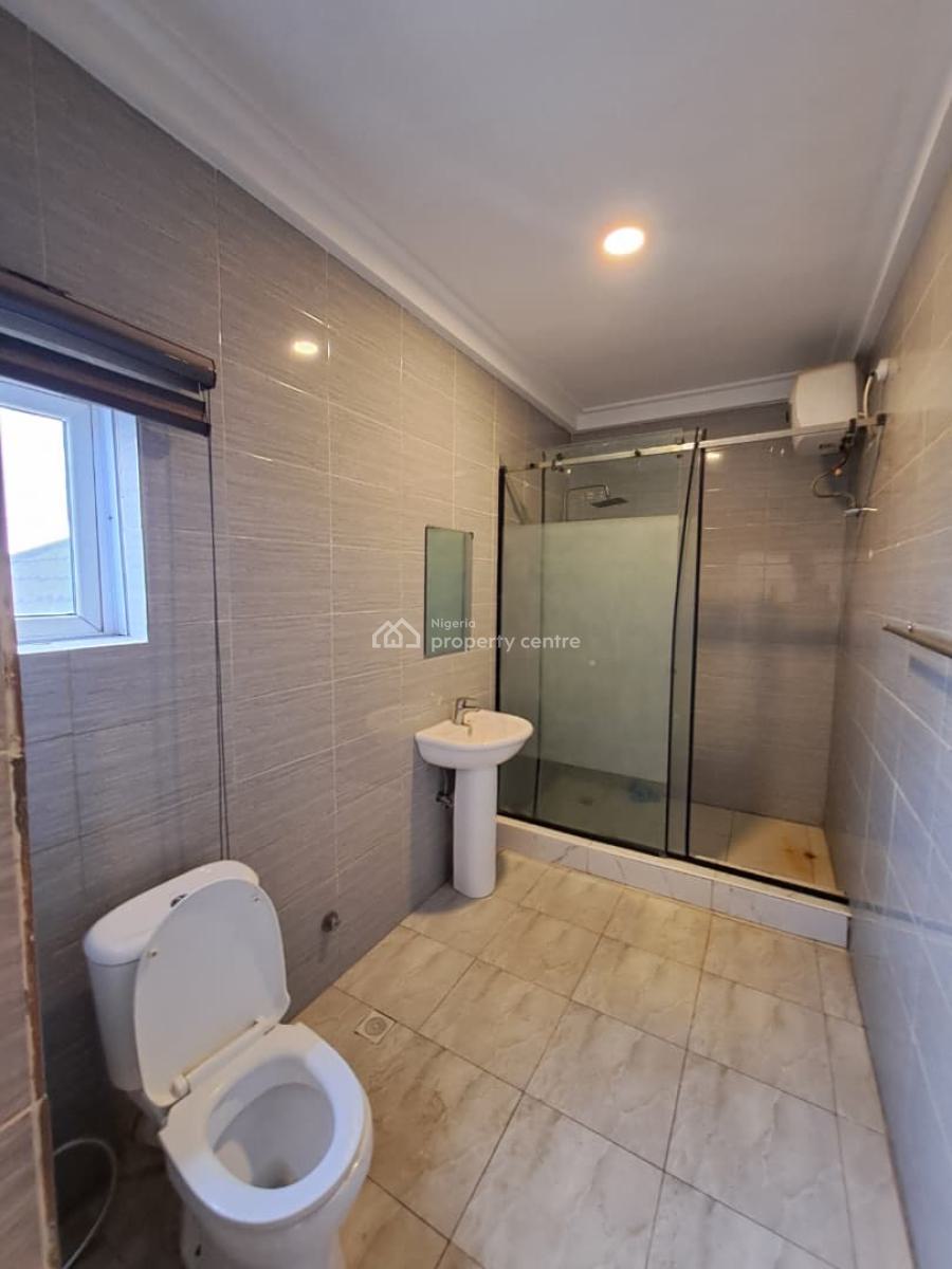 Well Finished 2 Bedroom Apartment on  Topmost Floor on a Tarred Road, Jahi Gilmore, Jahi, Abuja, House for Rent