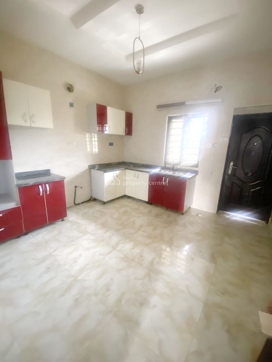 a 2 Bedroom Flat, Olowora, Magodo, Lagos, Flat / Apartment for Rent