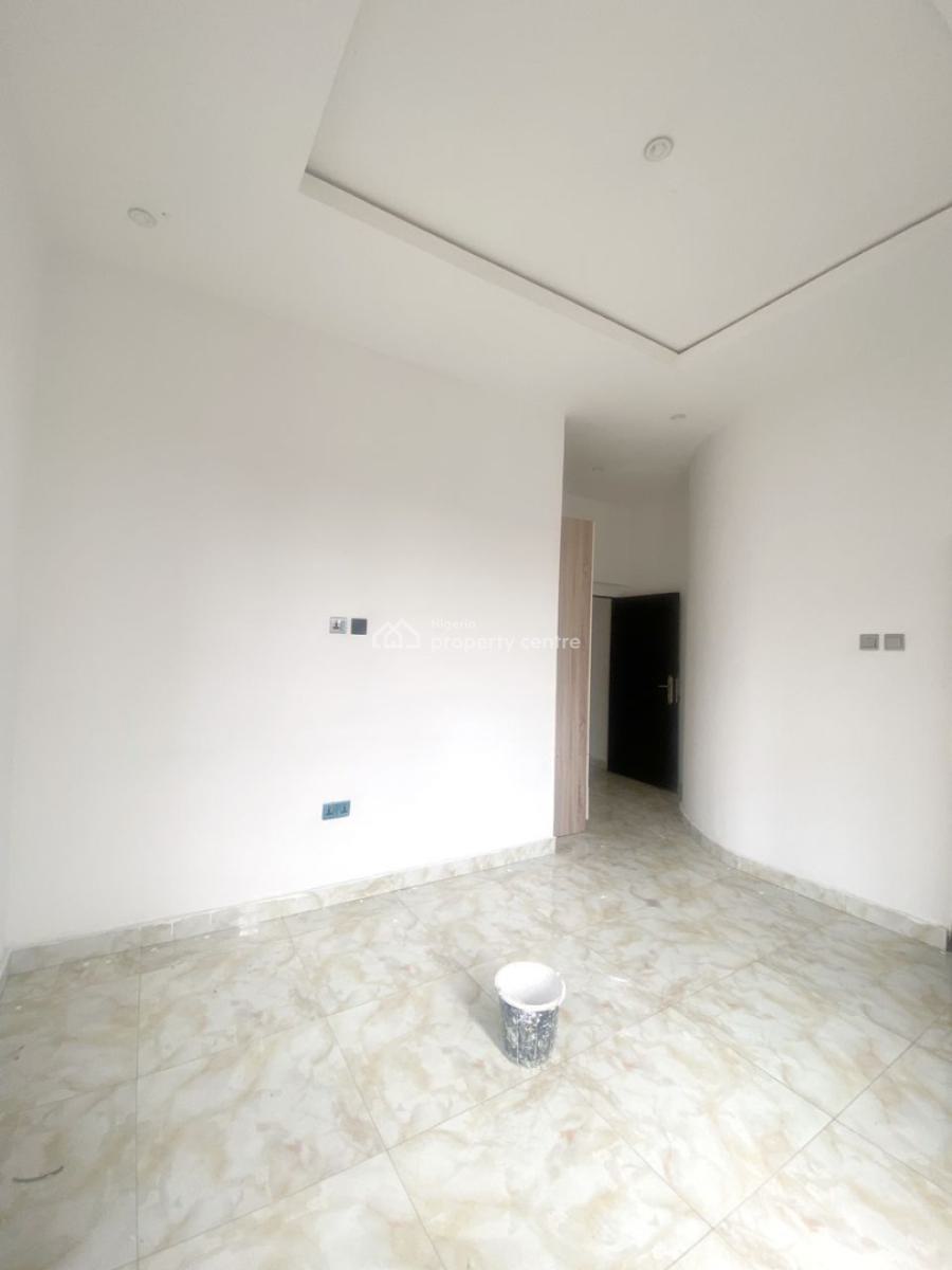 a 2 Bedroom Flat, Olowora, Magodo, Lagos, Flat / Apartment for Rent