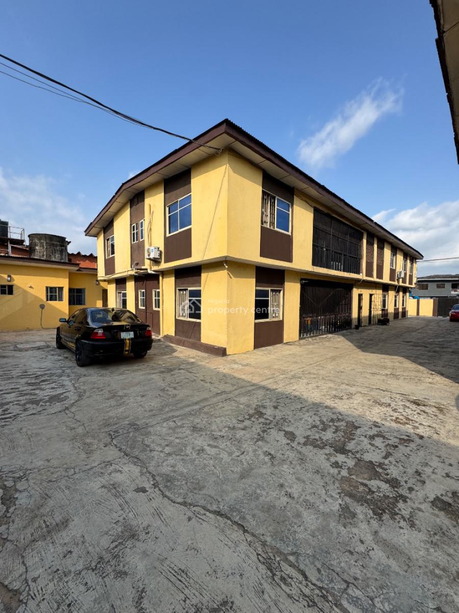 Exquisite Spacious 3 Bedroom Apartment in a Secured Location, Ogba, Ikeja, Lagos, Flat / Apartment for Sale