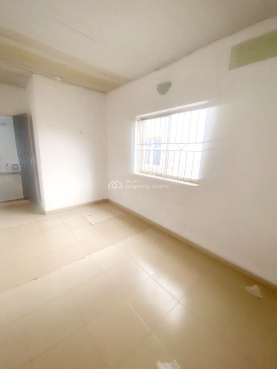 Spacious  2 Bedroom Flat, Gra Phase 1, Magodo, Lagos, Flat / Apartment for Rent