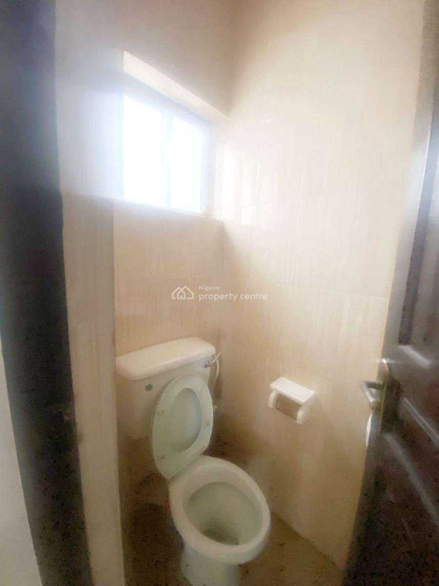 Spacious  2 Bedroom Flat, Gra Phase 1, Magodo, Lagos, Flat / Apartment for Rent