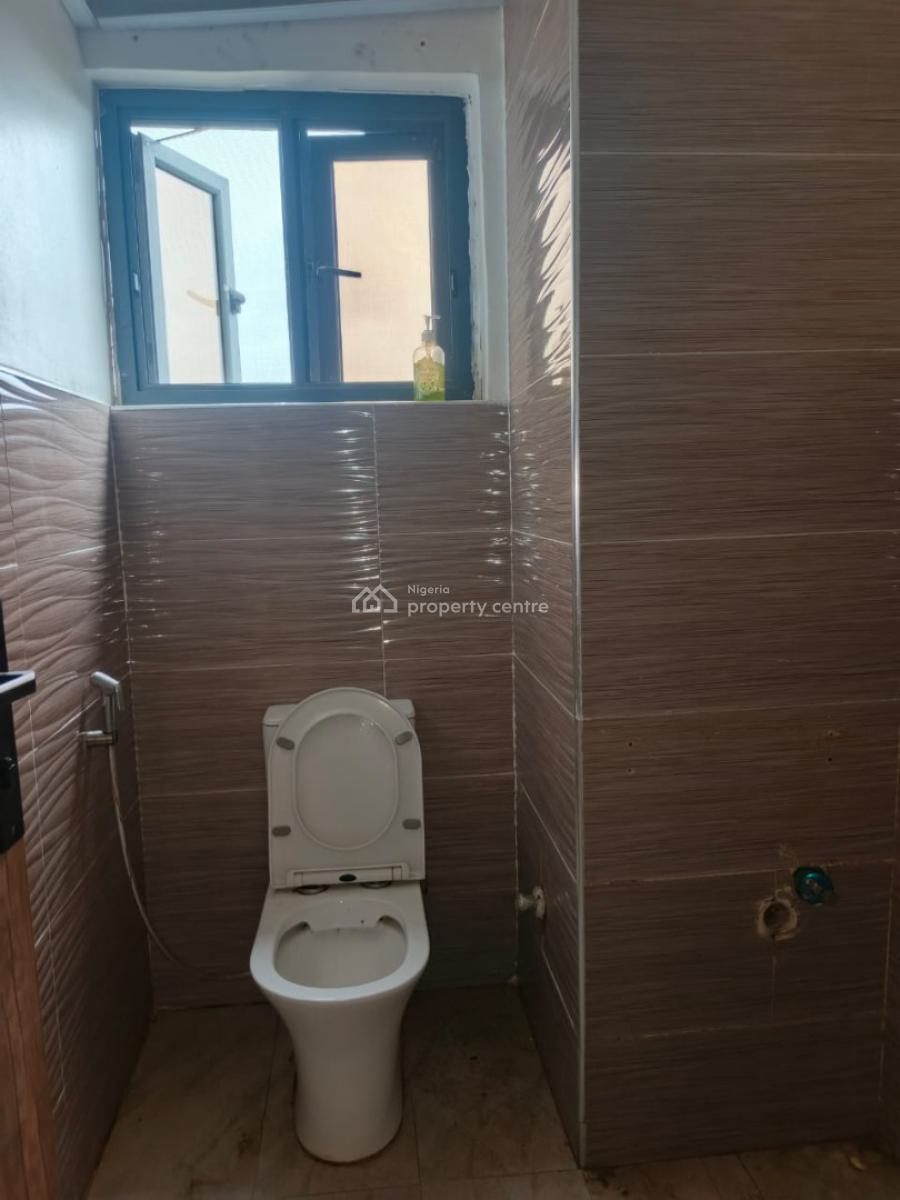 5th Floor 3-bedroom Apartment with Bq, Swimming Pool, Off Ajose Adeogun, Victoria Island (vi), Lagos, Flat / Apartment for Rent