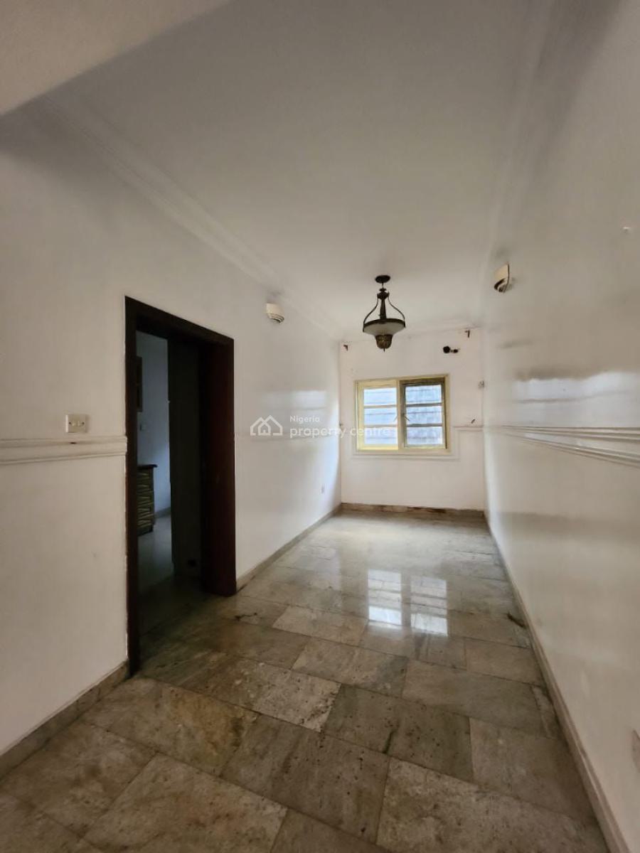 Serviced 3 Bedroom  with Bq in an Estate, Osapa, Lekki, Lagos, Flat / Apartment for Rent