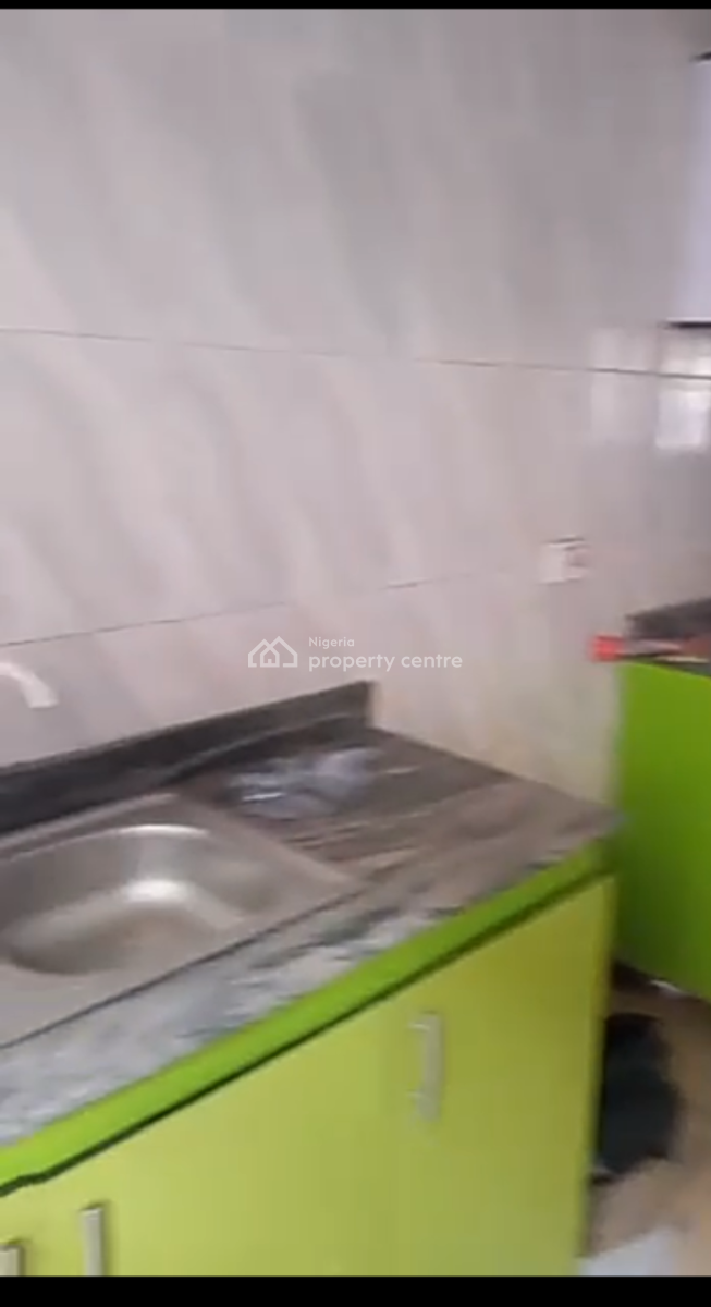 2; Bedroom Flat, Medina Estate, Gbagada, Lagos, Flat / Apartment for Rent