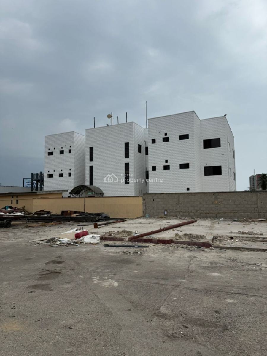 Commercial Building with Multiple Office Spaces, Victoria Island (vi), Lagos, Office Space for Rent