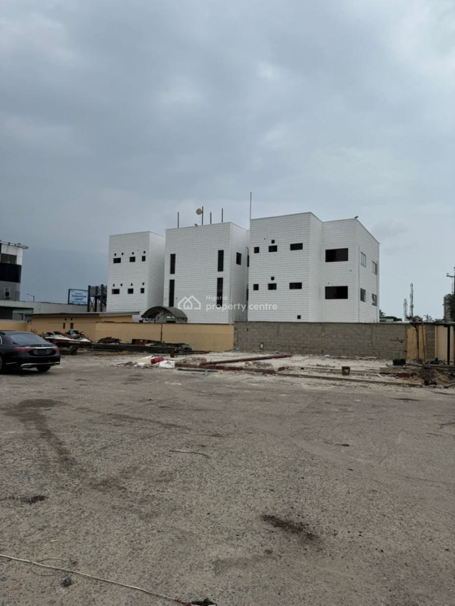Commercial Building with Multiple Office Spaces, Victoria Island (vi), Lagos, Office Space for Rent