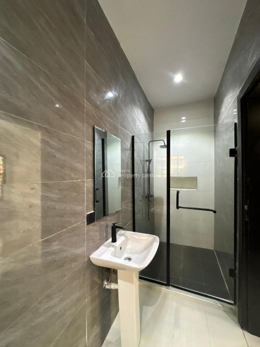 Luxury 3 Bedroom with Bq Fully Serviced, Lekki Phase 1, Lekki, Lagos, Flat / Apartment for Sale