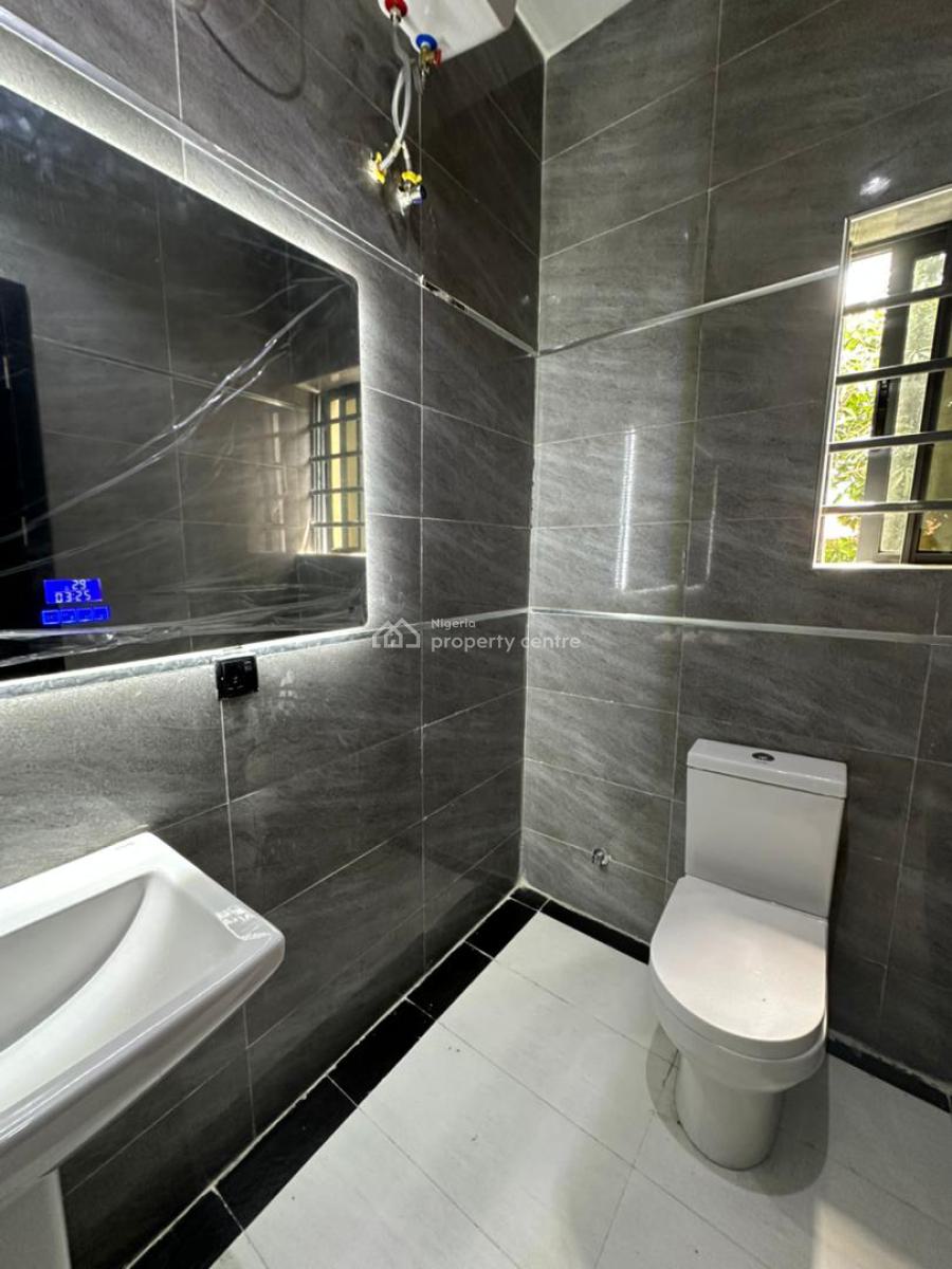 Luxury 3 Bedroom with Bq Fully Serviced, Lekki Phase 1, Lekki, Lagos, Flat / Apartment for Sale