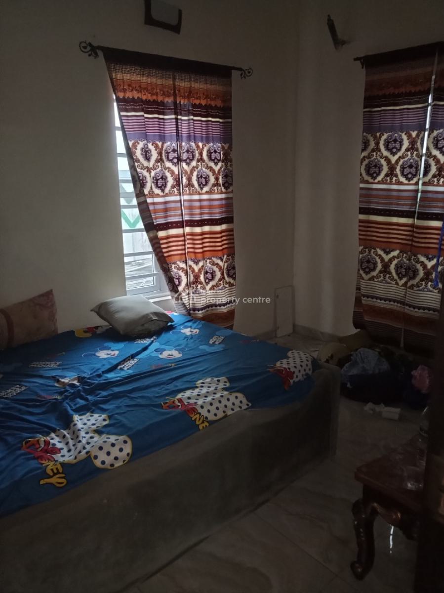 4 Bedroom in Executive Estate with Bq 5 Car Parking Security House, Ologolo, Lekki, Lagos, Semi-detached Duplex for Rent