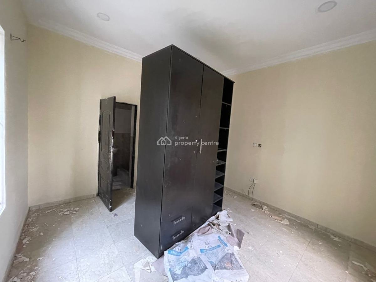 Newly Renovated  2 Bedroom Apartment, Lekki Phase 1, Lekki, Lagos, Flat / Apartment for Rent