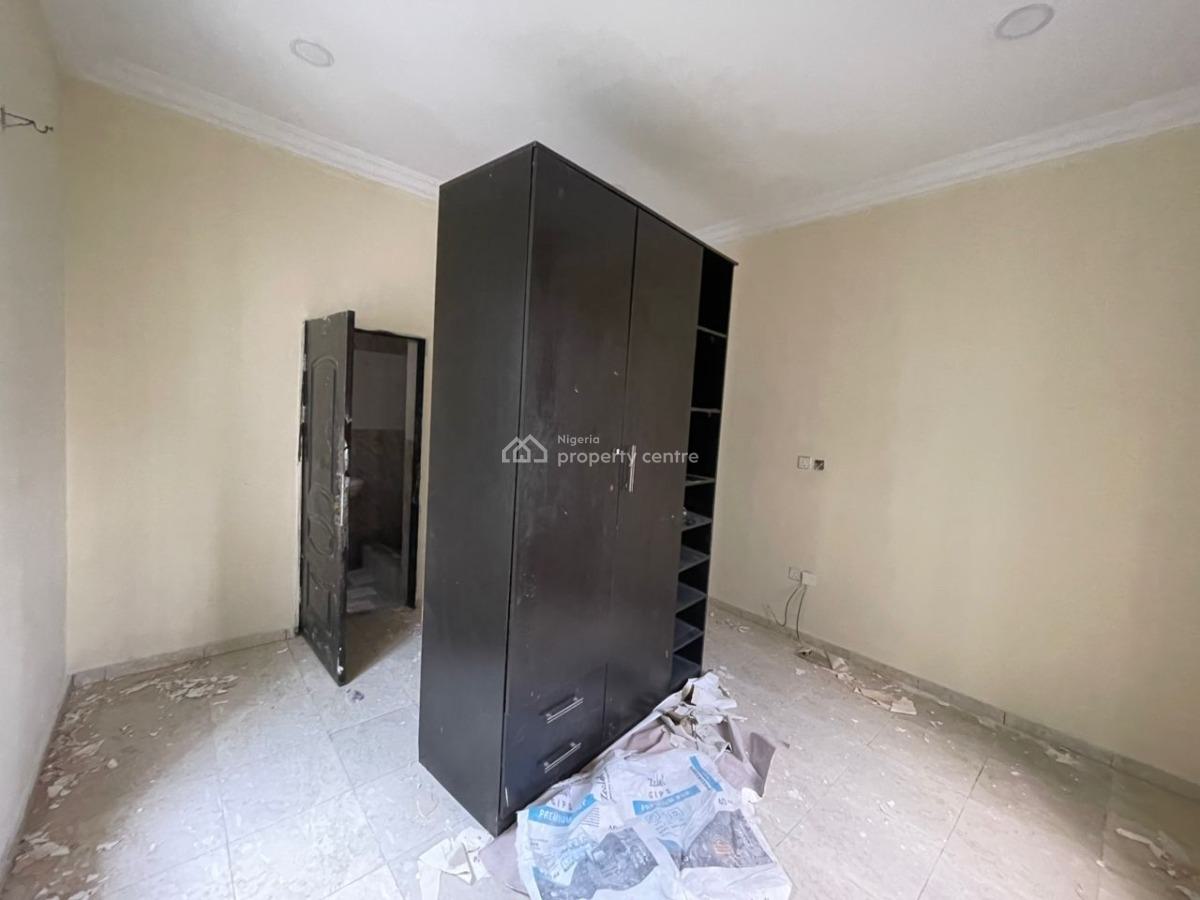 Newly Renovated  2 Bedroom Apartment, Lekki Phase 1, Lekki, Lagos, Flat / Apartment for Rent
