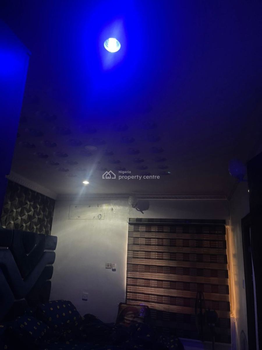 Clean 2 Bedroom Flat, Gra Phase 1, Magodo, Lagos, Flat / Apartment for Sale