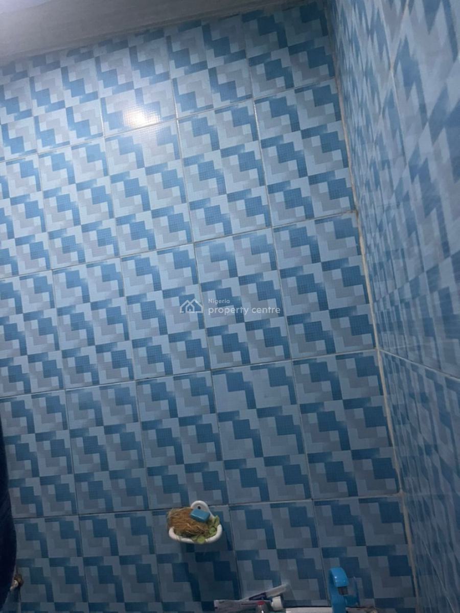 Clean 2 Bedroom Flat, Gra Phase 1, Magodo, Lagos, Flat / Apartment for Sale