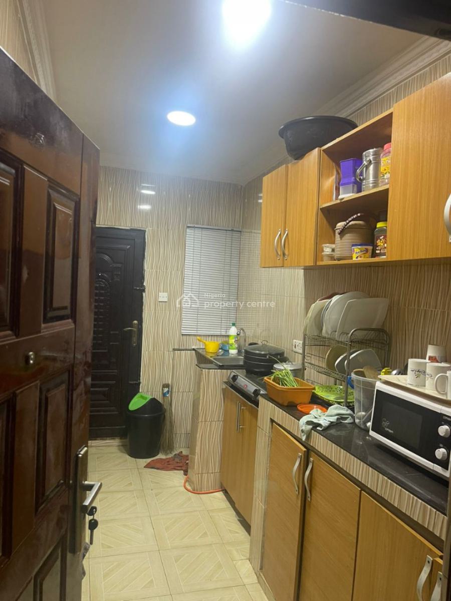 Clean 2 Bedroom Flat, Gra Phase 1, Magodo, Lagos, Flat / Apartment for Sale